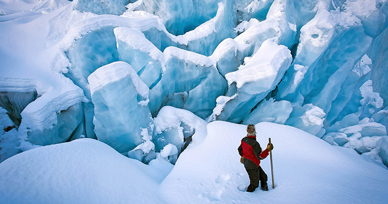 体验<br/>冰川徒步 vs 雪地摩托，最极致的极地玩法