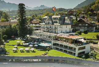 美宿<br/>绚丽喧嚣 开窗即是美景的瑞士图恩湖景观酒店