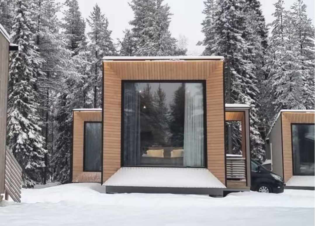 美宿<br/>感受满满北欧设计风  拉普兰公园里的超赞落地玻璃木屋体验