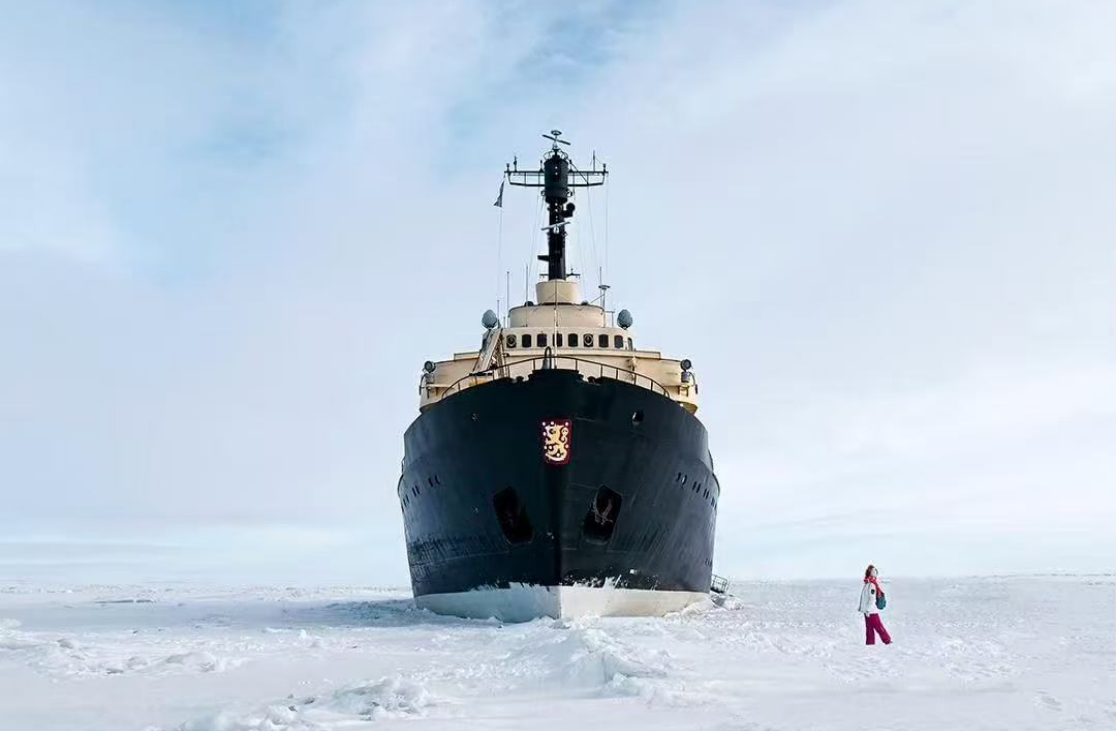 体验<br/>极地必体验！ 登上破冰船 向冰封海湾出发
